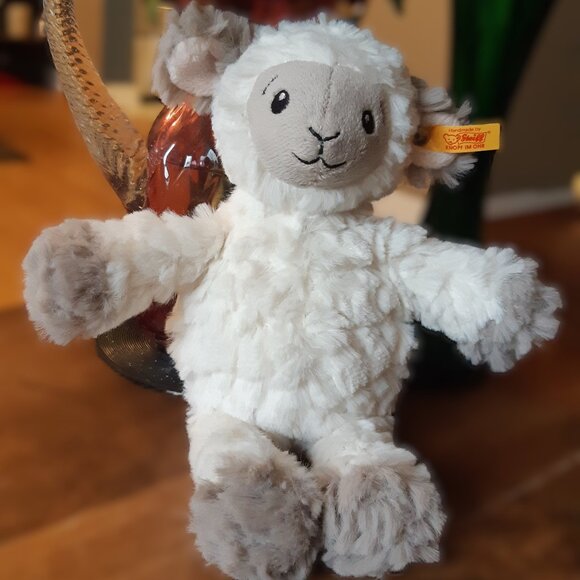 STEIFF "Lita Lamb" small plush toy - stuffie - excellent preloved condition - Picture 1 of 5